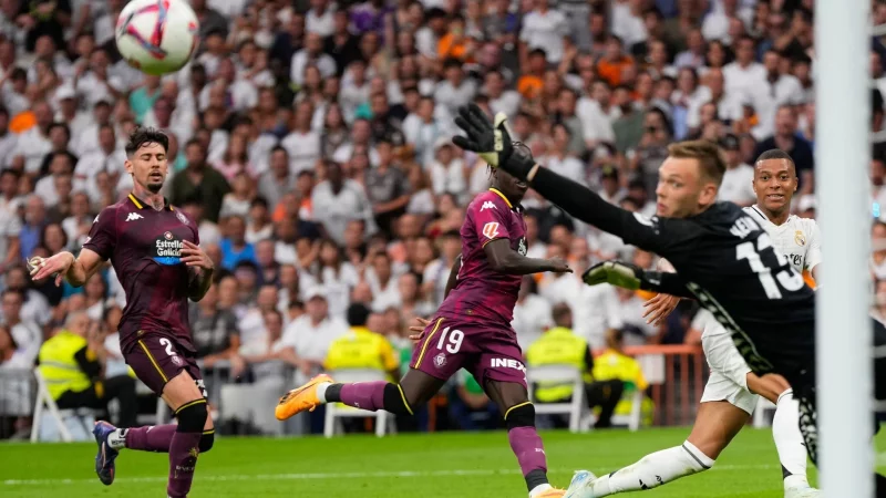 Wechselt zu Werder Bremen: Der Torwart Karl Hein. - &copy; Manu Fernandez/AP/dpa