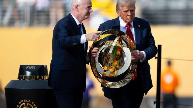 Ist beim Fu&szlig;ball gerne pr&auml;sent: Donald Trump. (Archivbild) - &copy; Sven Hoppe/dpa