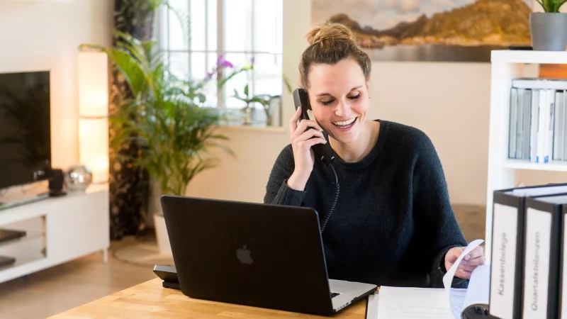 Der bürokratische Aufwand ist nicht zu unterschätzen: Wer sich im Nebenerwerb selbstständig machen will, muss rechtlich einiges beachten. - © Benjamin Nolte/dpa-tmn
