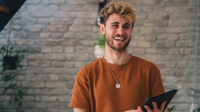 Vom Hobby zum Beruf: Eine nebenberufliche Selbstständigkeit will gut vorbereitet sein. - © Zacharie Scheurer/dpa-tmn