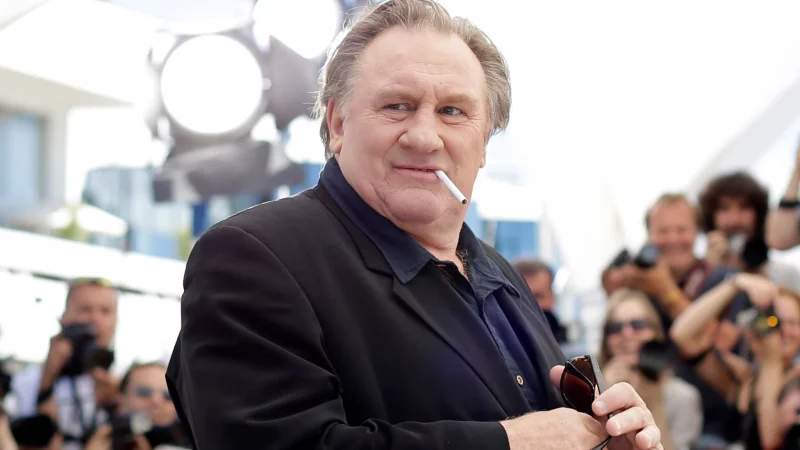 Depardieu weist die Vergewaltigungsvorwürfe zurück und spricht von einer einvernehmlichen Beziehung. (Archivbild) - © Thibault Camus/AP/dpa