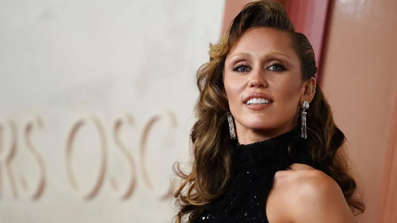 &laquo;Flowers&raquo;-S&auml;ngerin Miley Cyrus hat f&uuml;r sich die Gartenarbeit entdeckt. (Archivbild) - &copy; Jordan Strauss/Invision/dpa