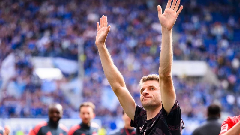 Thomas Müller nach seinem letzten Bundesliga-Spiel. - © Tom Weller/dpa