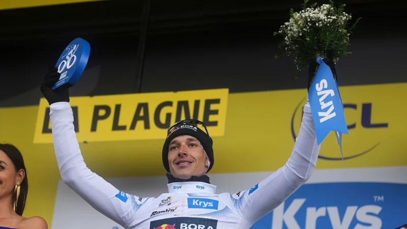 Der fr&uuml;here deutsche Radprofi Andreas Kl&ouml;den ist von Florian Lipowitz beeindruckt. - &copy; Thibault Camus/AP/dpa