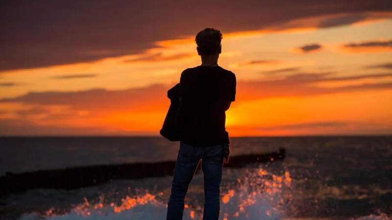 Ort der Unendlichkeit: Das Meer kann Trauerenden Trost und Hoffnung geben. - &copy; Jens B&uuml;ttner/dpa/dpa-tmn