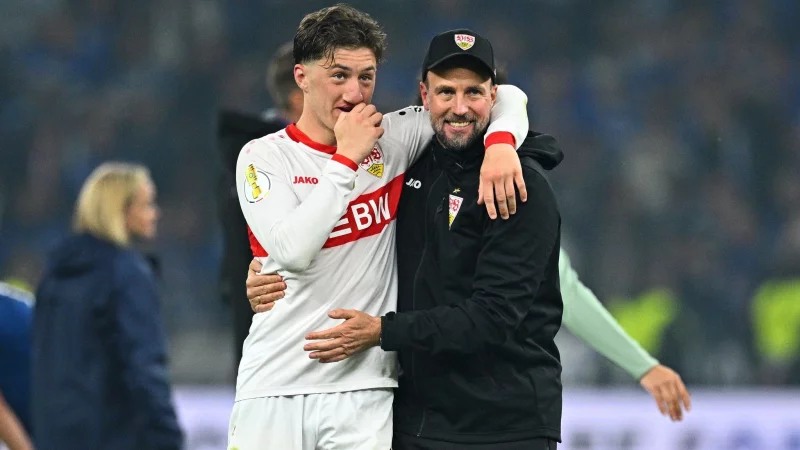 Angelo Stiller (l.) wei&szlig; noch nicht, ob er f&uuml;r die Nationalmannschaft fit sein wird. - &copy; Tom Weller/dpa