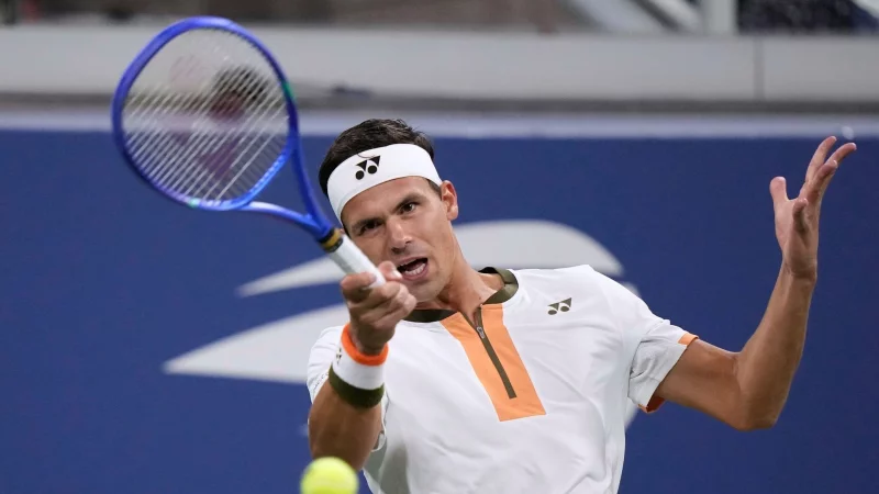 Daniel Altmaier gewinnt sein zweites Fünf-Satz-Match in Serie. - © Frank Franklin II/AP/dpa