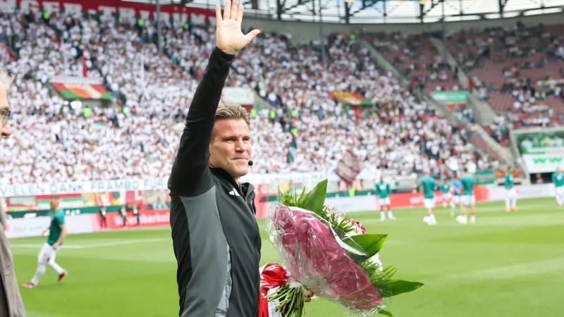 Servus Rekord-Schiedsrichter: Felix Brych beendet nach 359 Bundesligaspielen seine Karriere. - © Daniel Löb/dpa
