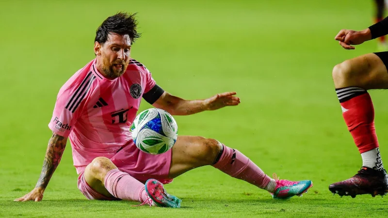 Lionel Messi erzielte den Treffer zum Endstand. - © Michael Laughlin/AP/dpa