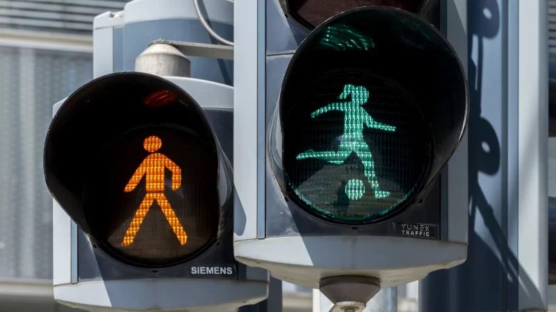 Alles auf Grün für die Fußballerinnen bei der EM. - © Georgios Kefalas/KEYSTONE/dpa