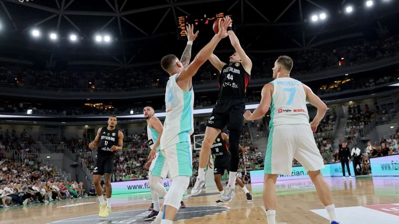 David Krämer plagt sich mit Adduktorenproblemen herum. - © Matthias Stickel/dpa