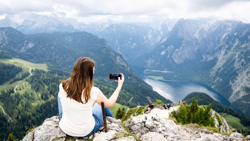 Instagram und Co. sind f&uuml;r fast zwei Drittel der Befragten eine Inspirationsquelle f&uuml;r Ausfl&uuml;ge und Aktivit&auml;ten am Urlaubsziel. - &copy; Benjamin Nolte/dpa-tmn