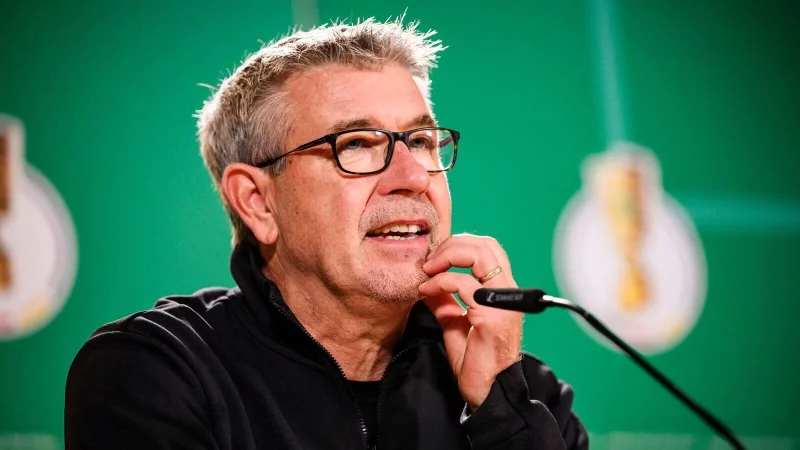 Fan des Frauenfußballs: Ex-Union-Coach Urs Fischer. - © Tom Weller/dpa