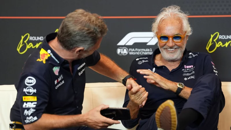 Unverkennbar, Christian Horner und Flavio Briatore (r) hatten ihren Spaß. - © Bradley Collyer/PA Wire/dpa
