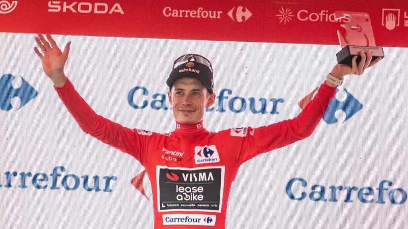 Jonas Vingegaard ist weiter Gesamterster bei der Vuelta. (Archivbild) - © Glòria Sánchez/EUROPA PRESS/dpa