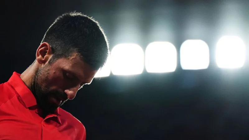 Novak Djokovic ist in Paris ins Achtelfinale marschiert. - © Lindsey Wasson/AP/dpa