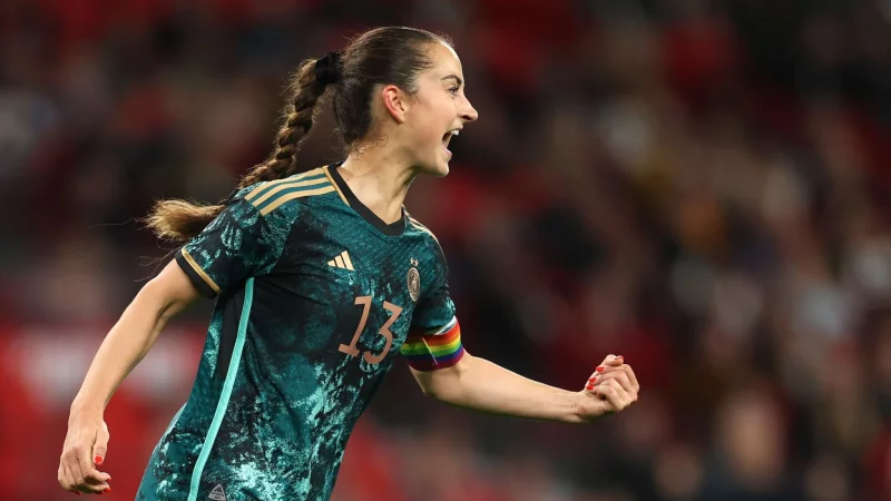 Geht demnächst für Real Madrid auf Torejagd: Sara Däbritz - © Ian Walton/AP