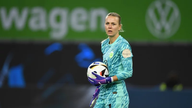 Wurde in Wolfsburg degradiert: Torh&uuml;terin Merle Frohms - &copy; Swen Pf&ouml;rtner/dpa