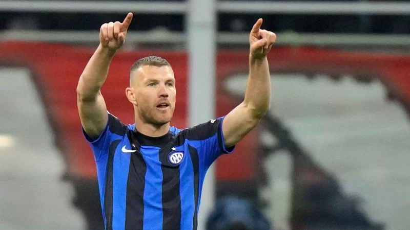 Wieder in der Serie A: Edin Dzeko. - &copy; Luca Bruno/AP/dpa