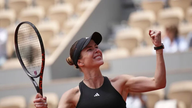 Jelina Switolina siegt auch f&uuml;r ihre unter dem Krieg leidenden Landsleute in der Ukraine. - &copy; Christophe Ena/AP/dpa