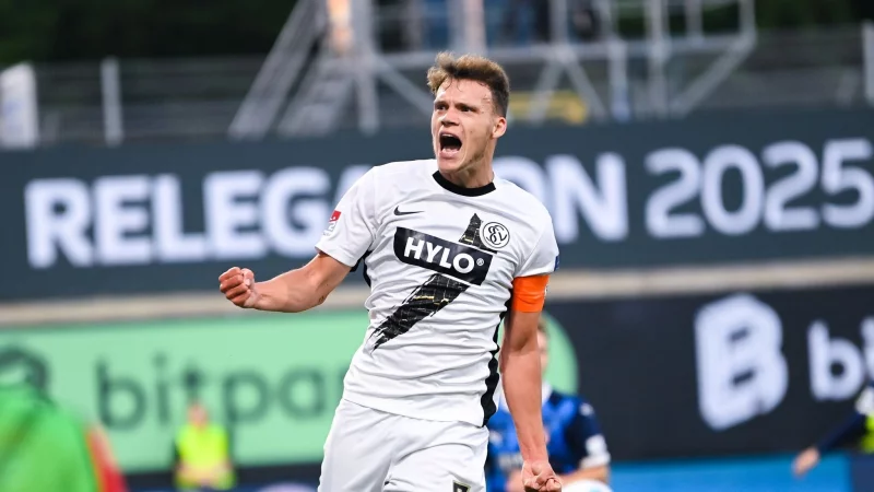 Erfüllt sich den Traum von der Bundesliga: Robin Fellhauer. - © Silas Schüller/DEFODI Images/dpa