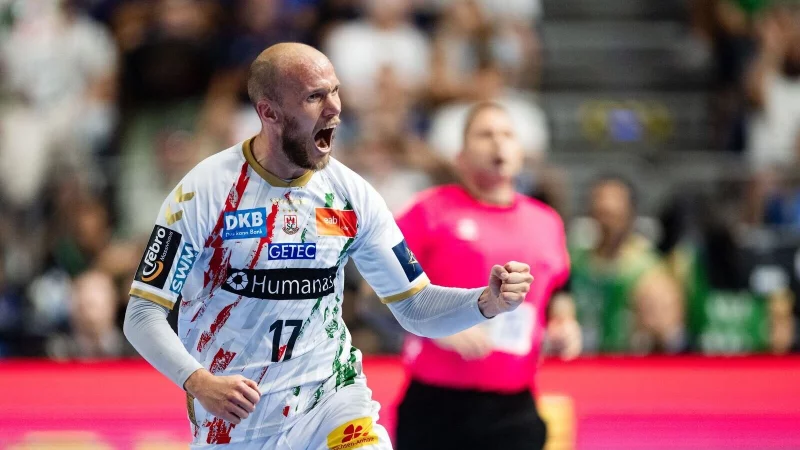 Der SC Magdeburg ist den Füchsen Berlin ins Finale der Champions League gefolgt. - © Marius Becker/dpa