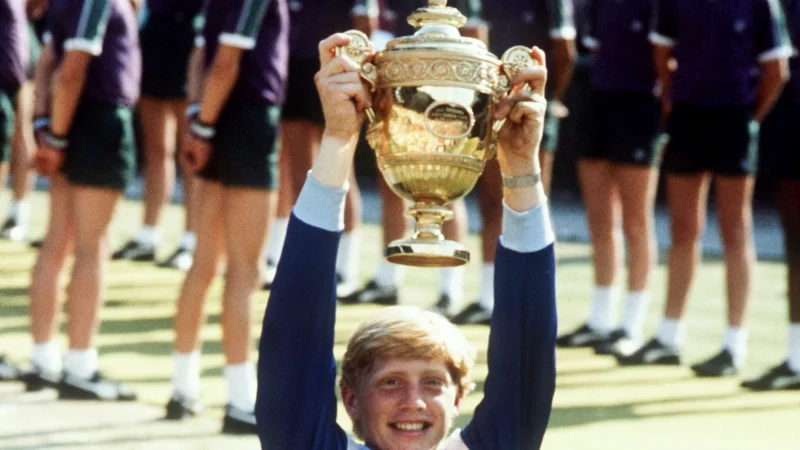 Die Bilder von Boris Beckers erstem Wimbledon-Sieg gehen um die Welt. - © Rüdiger Schrader/dpa