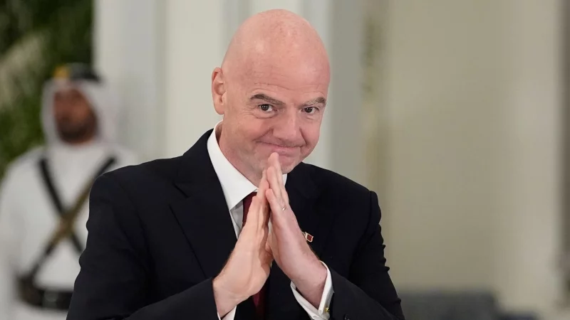 Gianni Infantino war mit US-Präsident Trump unterwegs. - © Alex Brandon/AP/dpa
