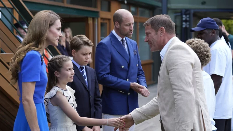 Kate und William werden beim Wimbledon-Finale von ihren Kindern George und Charlotte begleitet. - © Andrew Matthews/PA Pool/AP/dpa