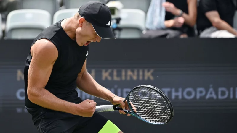 Tennis-Talent Justin Engel steht in Stuttgart im Achtelfinale. - © Marijan Murat/dpa