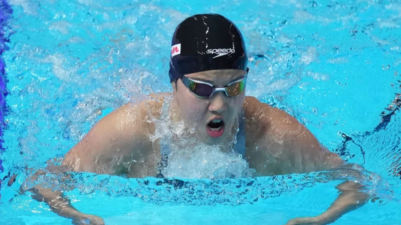 Yu Zidi ist erst zwölf Jahre alt und trotzdem schon bei der WM dabei. - © Ng Han Guan/AP/dpa