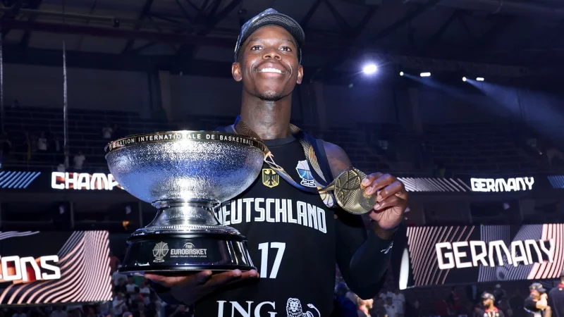 Dennis Schr&ouml;der entschied am Ende das EM-Finale gegen die T&uuml;rkei. - &copy; Matthias Stickel/dpa