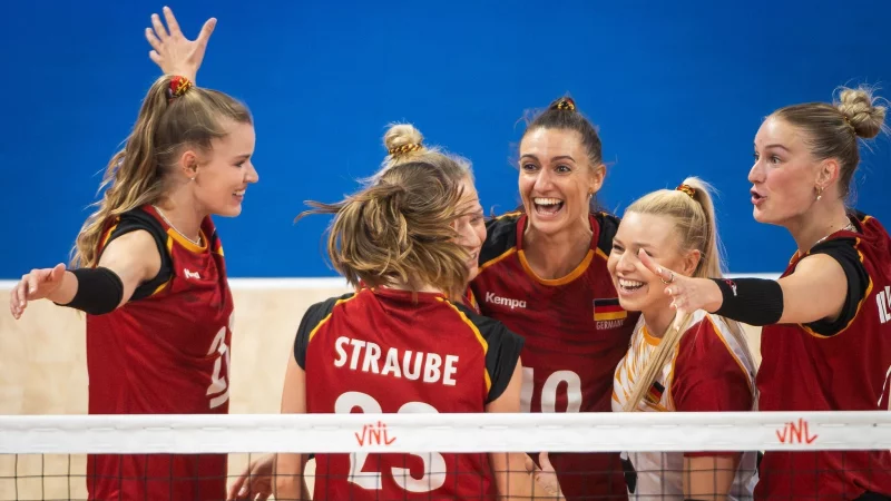 Das deutsche Team siegte zum Abschluss. - © Steve Kingsman/volleyballworld/dpa