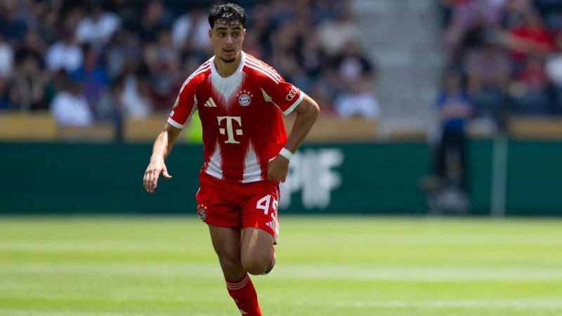 Aleksandar Pavlovic ist zur&uuml;ck auf dem Trainingsplatz. - &copy; Sven Hoppe/dpa