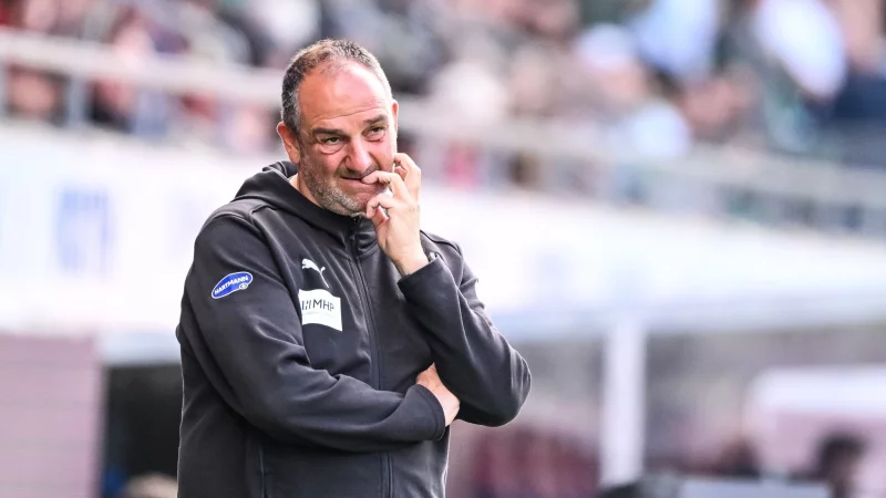 Blickt entschlossen auf das Relegationsduell: Frank Schmidt. - © Harry Langer/dpa