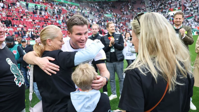 Neues Amt beim DFB: Spitzenreferee Felix Brych - © Daniel Löb/dpa