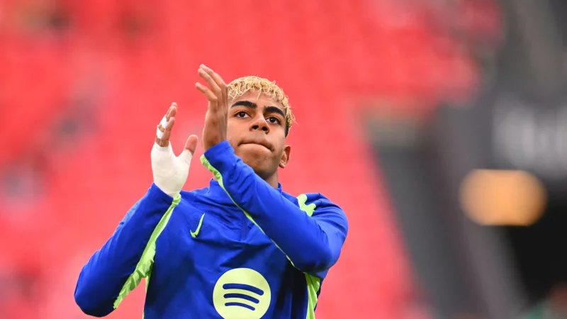 Hat seinen Vertrag in Barcelona verl&auml;ngert: Lamine Yamal. - &copy; Miguel Oses/AP/dpa