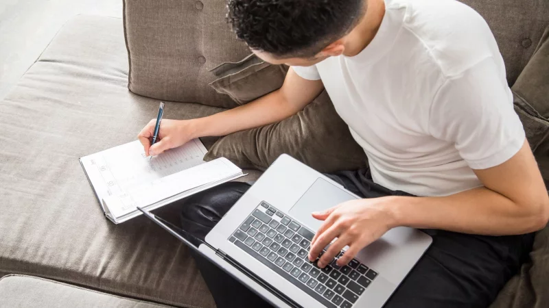 Gesetzliche Urlaubstage können sich Beschäftigte in der Regel nicht einfach auszahlen lassen. - © Christin Klose/dpa-tmn