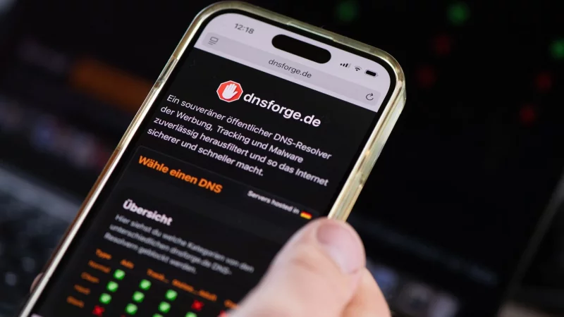 Alternative DNS-Server-Betreiber wie «Dnsforge.de» erkennen unter anderem die IP-Adressen von Tracking-Dienstleistern und blockieren alle Anfragen dorthin. - © Franziska Gabbert/dpa-tmn