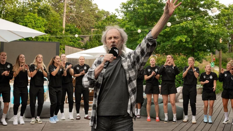 Wolfgang Petry macht Stimmung in Herzogenaurach. - © Yuliia Perekopaiko/DFB/dpa