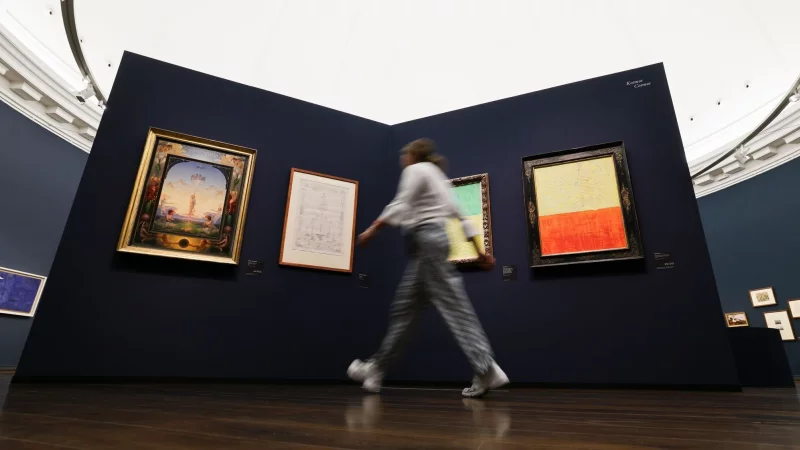 Nach Stationen in Brüssel, Paris und Madrid macht die Ausstellung nun Halt in Deutschland. - © Christian Charisius/dpa