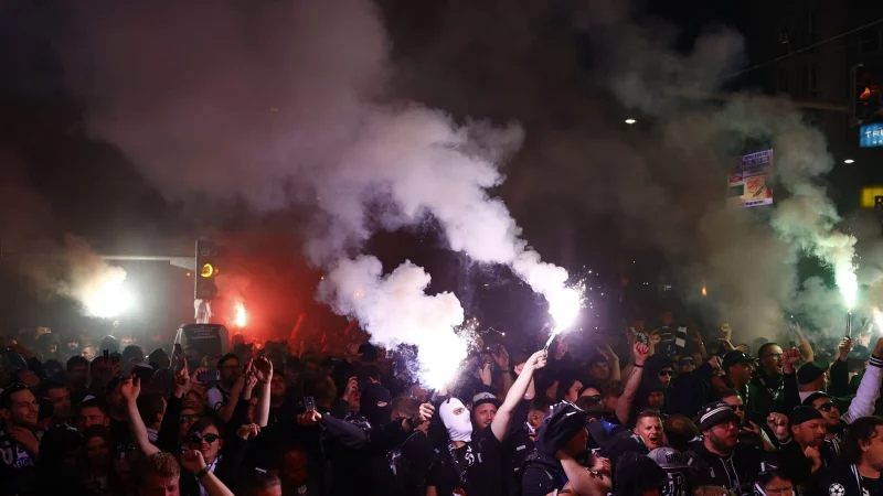 Es blieb nicht bei friedlicher Partylaune. - &copy; Erwin Scheriau/APA/dpa