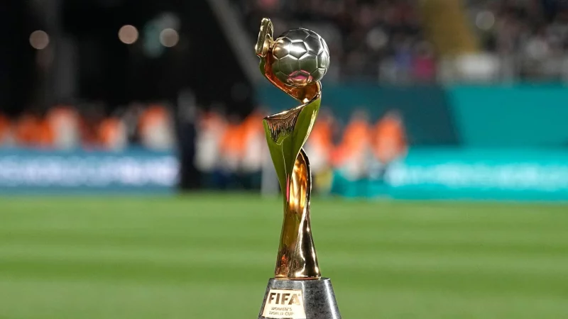 K&uuml;nftig spielen mehr Teams um diese Troph&auml;e. - &copy; Abbie Parr/AP/dpa