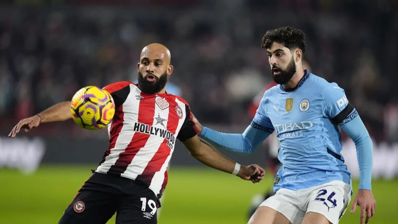 Bryan Mbeumo (l) geht künftig für Manchester United auf Torejagd. - © Nick Potts/PA Wire/dpa
