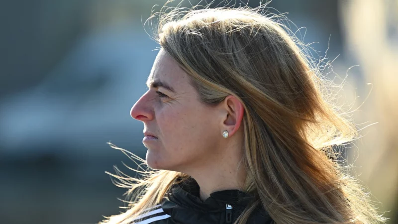 Sportdirektorin Nia Künzer bleibt beim DFB - © Arne Dedert/dpa