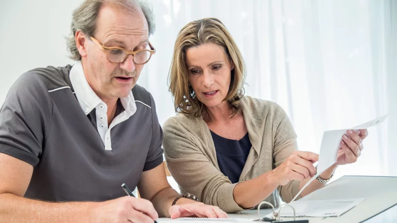 Besser nicht vor sich herschieben: Um eigene Vorsorgedokumente sollte man sich frühzeitig kümmern. - © Christin Klose/dpa-tmn