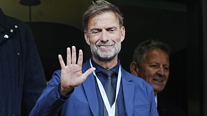 Jürgen Klopp ist auf der Suche nach einem neuen Coach für RB Leipzig. - © Peter Byrne/PA Wire/dpa