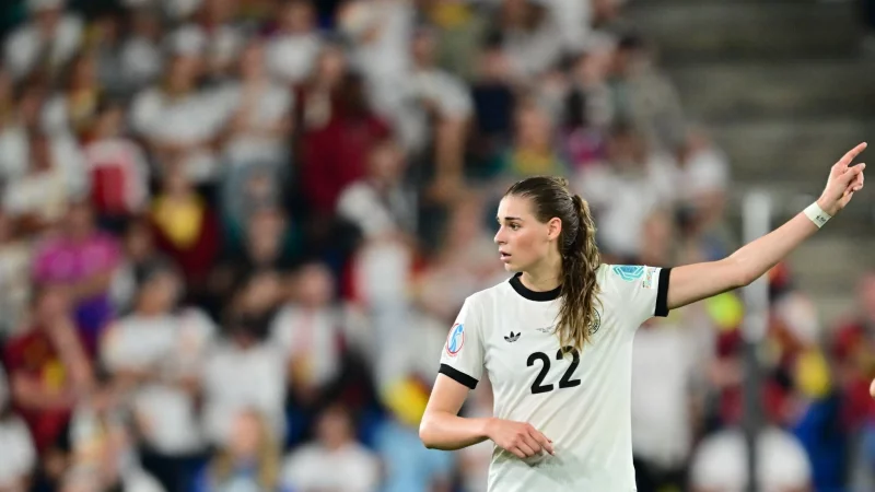 Jule Brand geh&ouml;rt zum Team des Turniers der Frauen-EM 2025. - &copy; Sebastian Christoph Gollnow/dpa