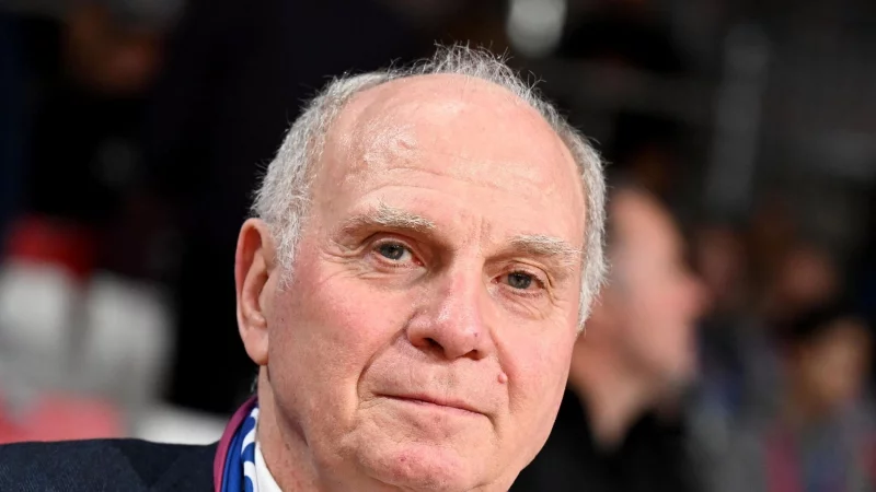 Bayern Münchens Ehrenpräsident Uli Hoeneß will den Kader nur noch mit einem Leihspieler ergänzen. - © Ulrich Gamel/Bildagentur kolbert-press/dpa
