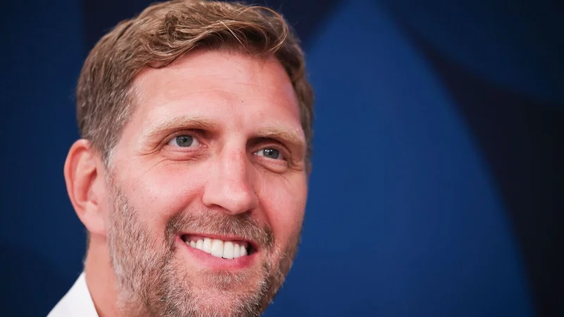 Dirk Nowitzki hat seinen Geburtstag beim Basketball gefeiert. - &copy; Christian Charisius/dpa